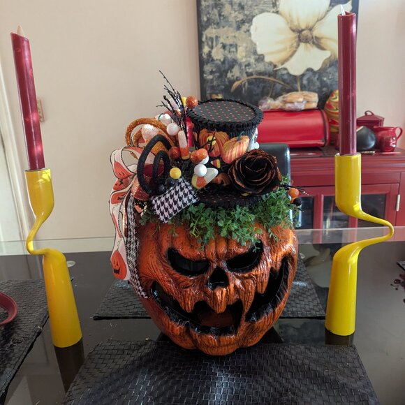 Holiday flower arrangement with realistic pumkin - Picture 2 of 3